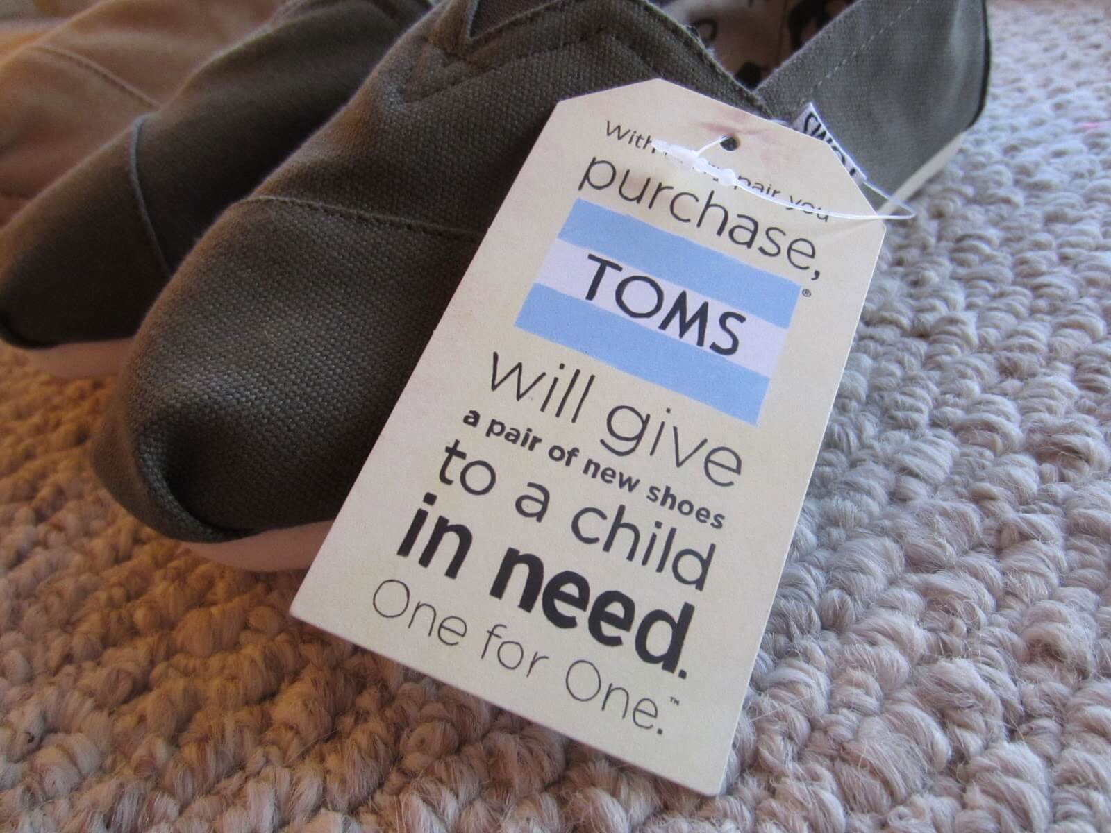 Toms one for one word of mouth marketing example